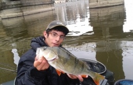 Perche prise lors d'une manche qualificative du championnat de France float tube