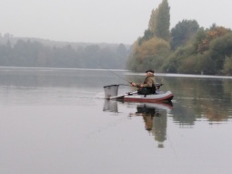 Pêche en float tube sur le lac de Haute Mayenne