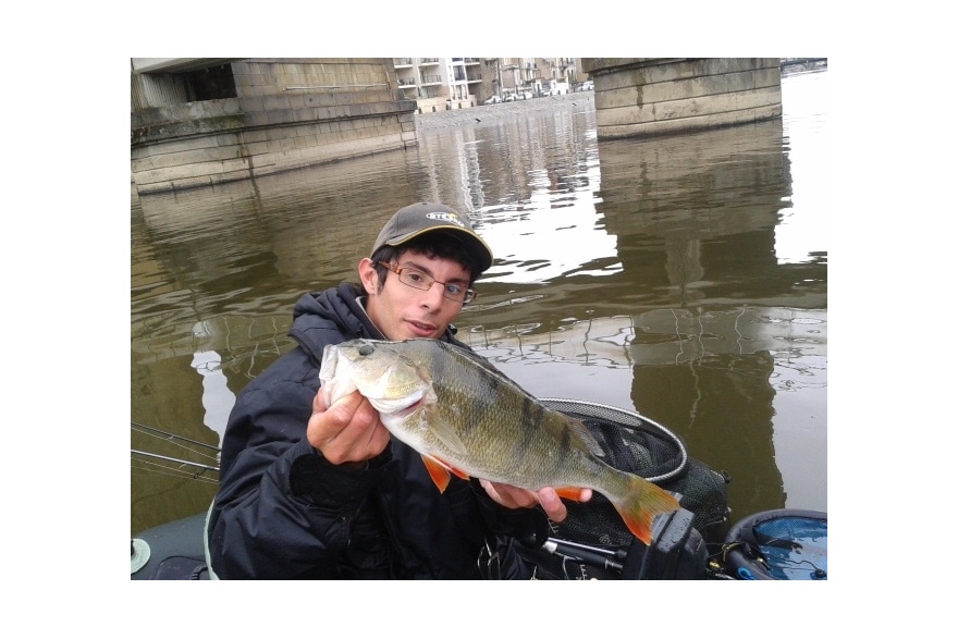 Perche prise lors d'une manche qualificative du championnat de France float tube